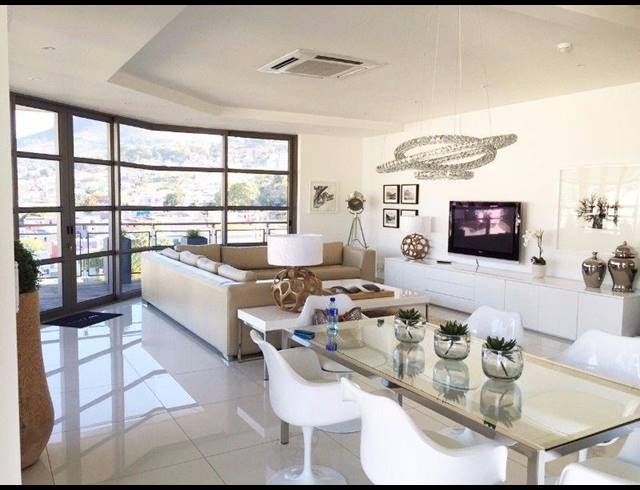 2 BEDROOM APARTMENT TO LET IN DE WATERKANT